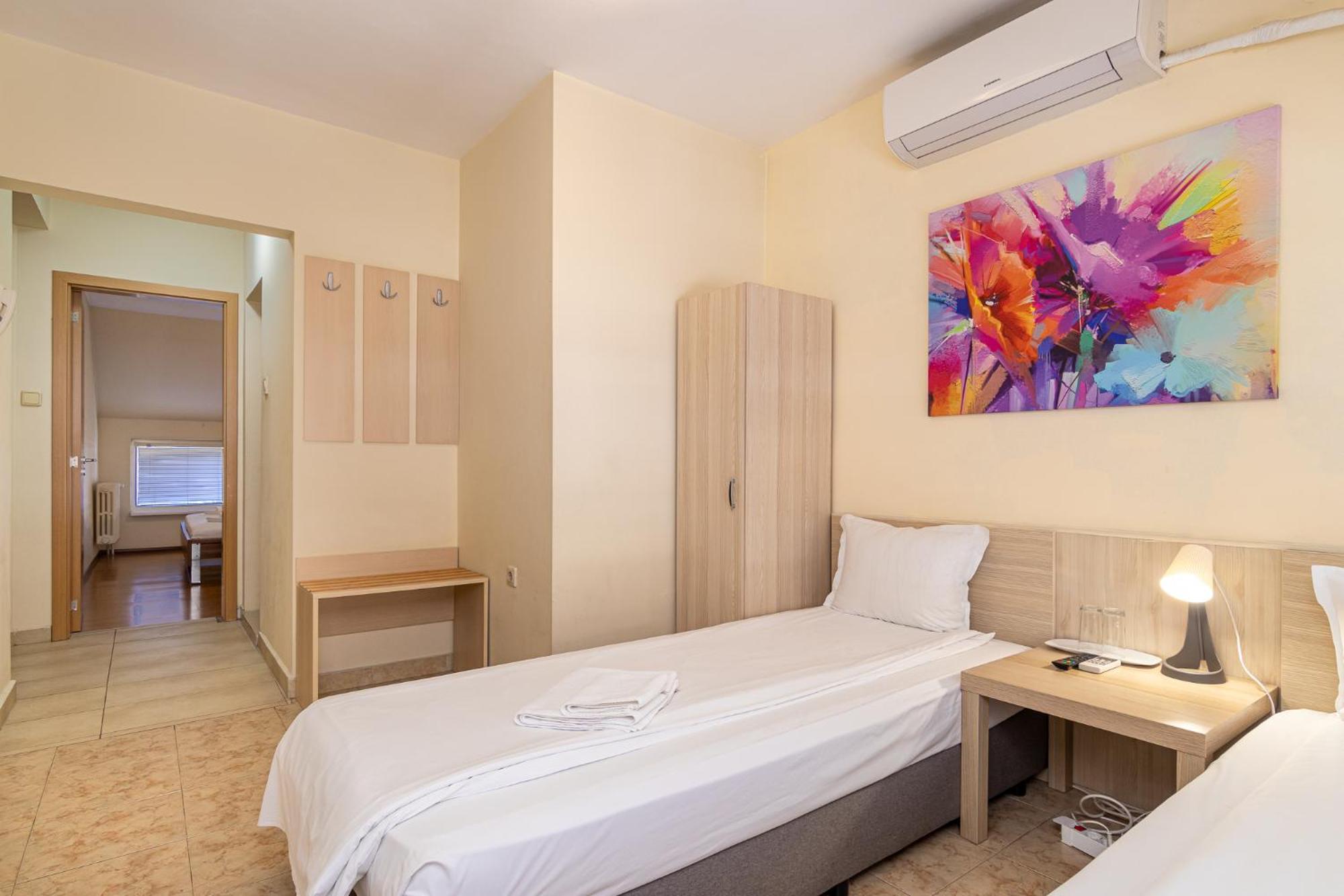Family Hotel Madrid Sofia Exterior photo