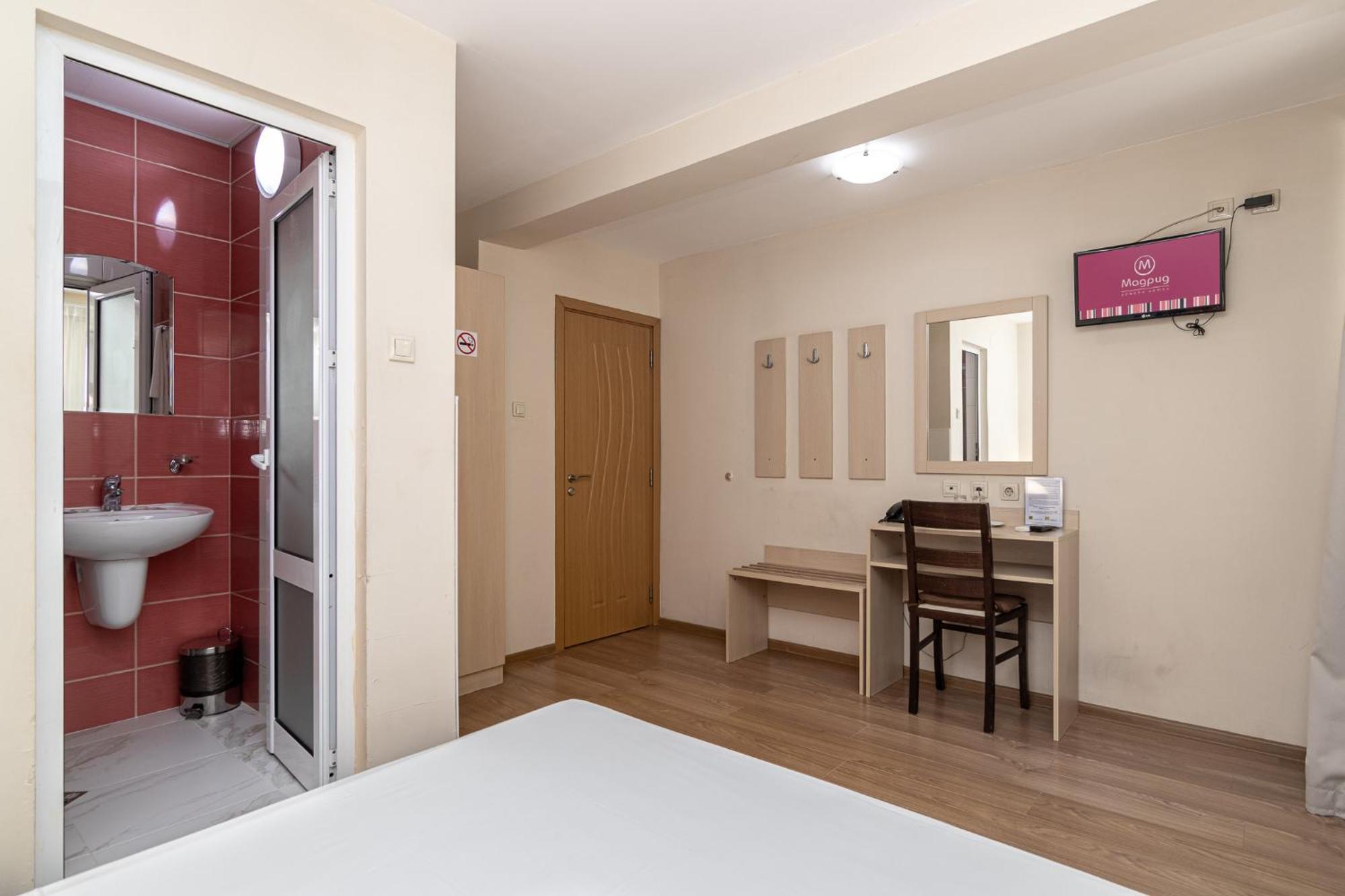 Family Hotel Madrid Sofia Exterior photo