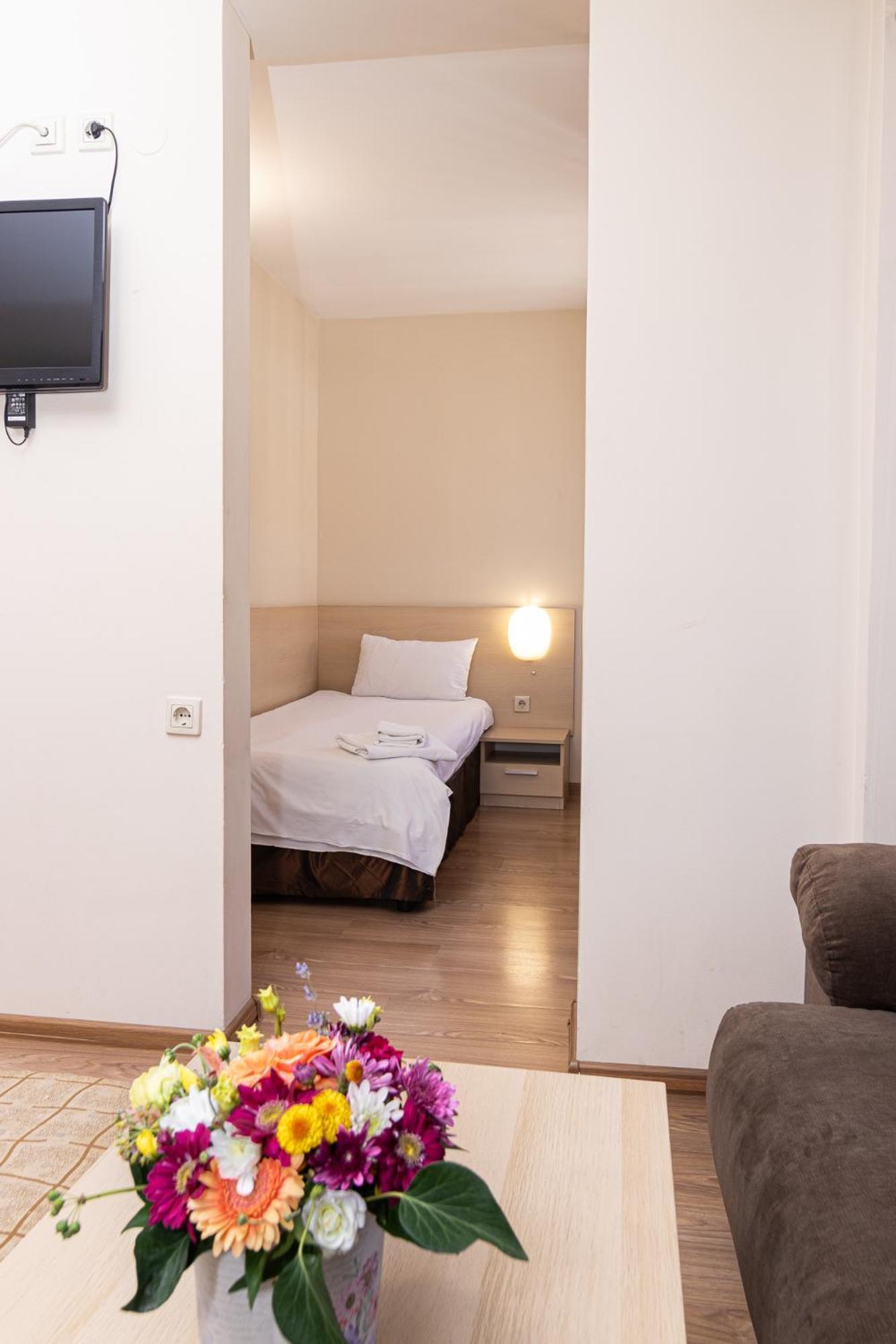 Family Hotel Madrid Sofia Exterior photo
