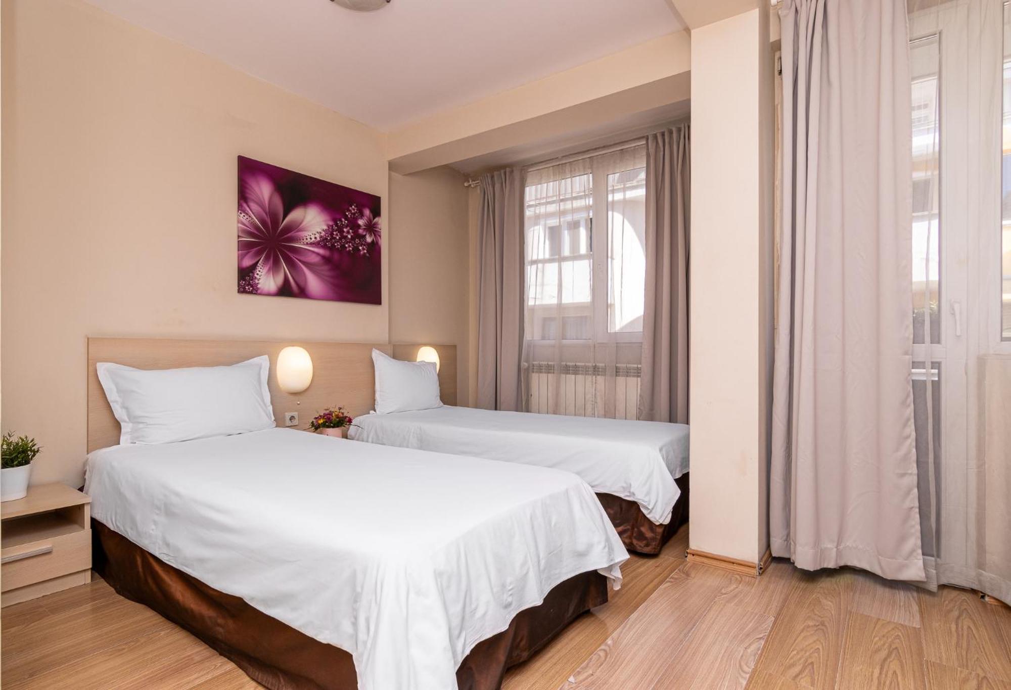 Family Hotel Madrid Sofia Exterior photo