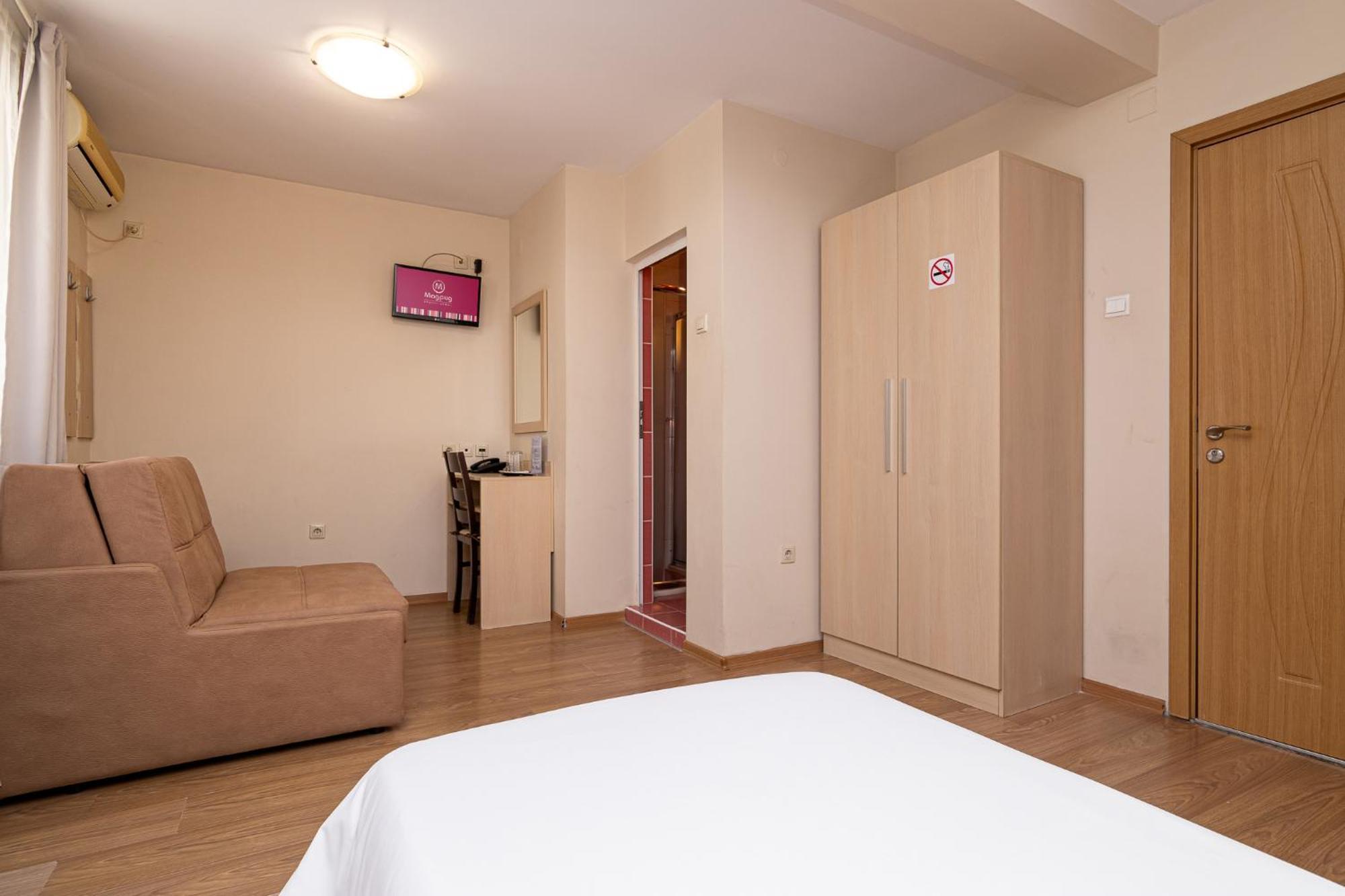 Family Hotel Madrid Sofia Exterior photo